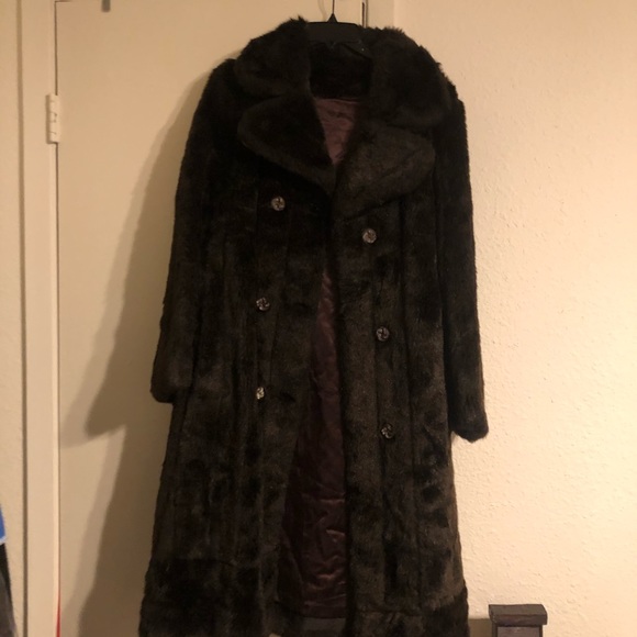 Reitmans Faux Fur coat - Picture 2 of 7